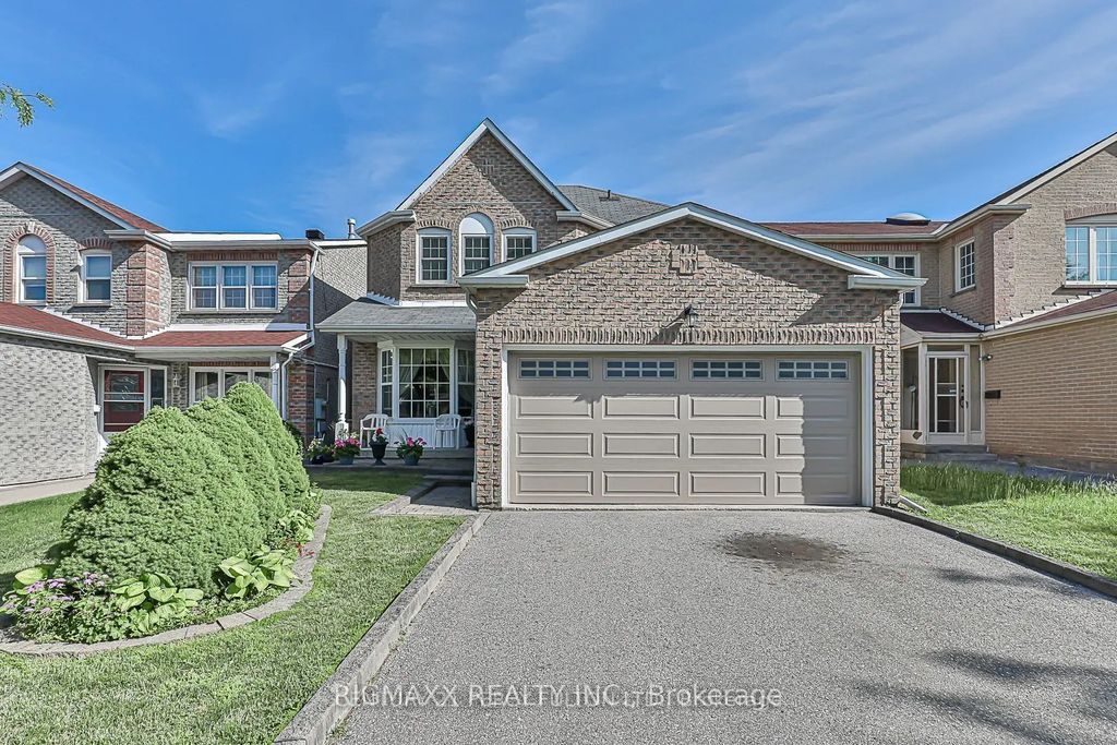 11 Hambleton Court, Toronto E07