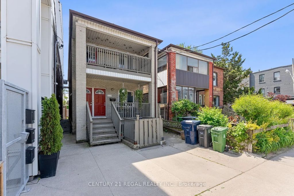 1117 Queen Street E 2nd Floor, Toronto E01