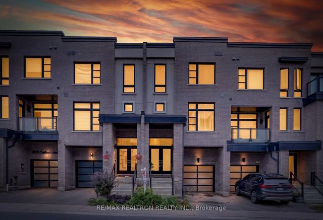 2506 Castlegate Crossing Drive, Pickering