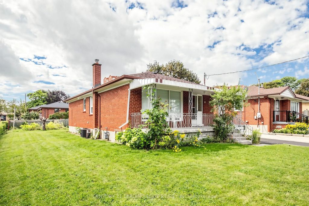 15 Maretta Avenue Upper, Toronto E08