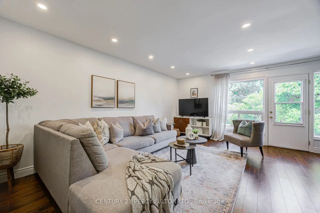 51 Deacon Lane 58, Ajax