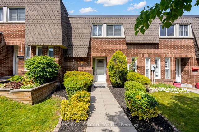 51 Deacon Lane 58, Ajax