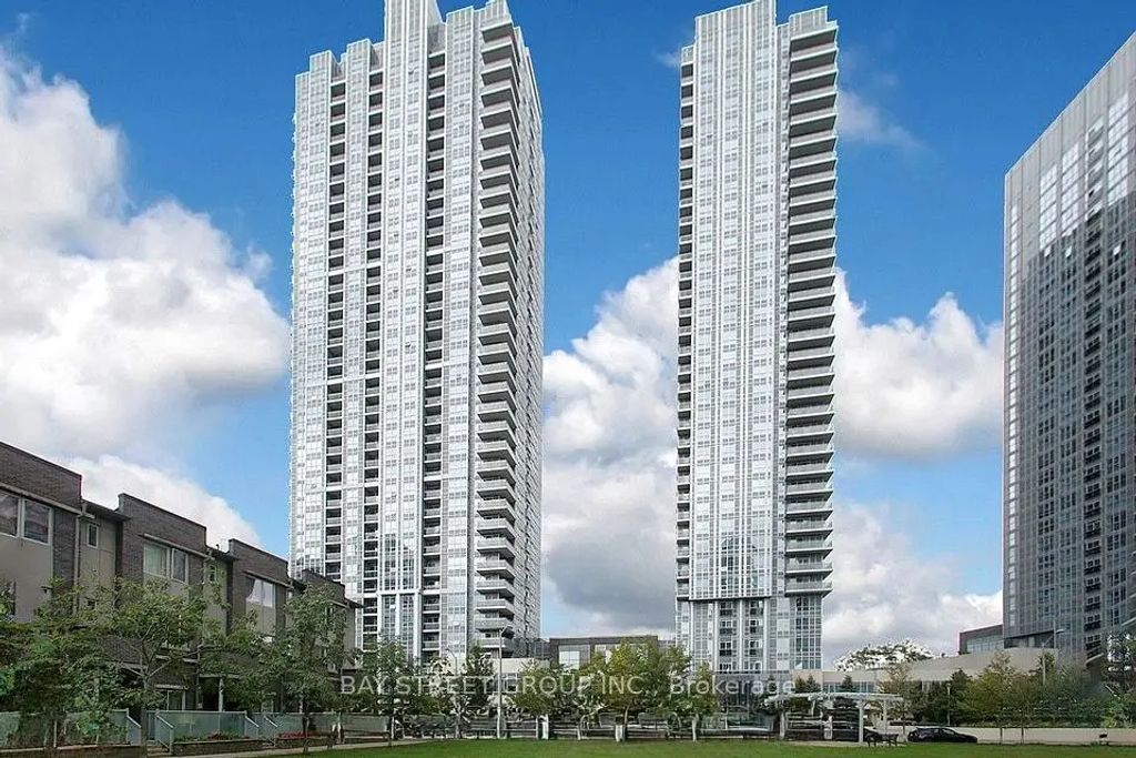 275 Village Green Square 2123, Toronto E07