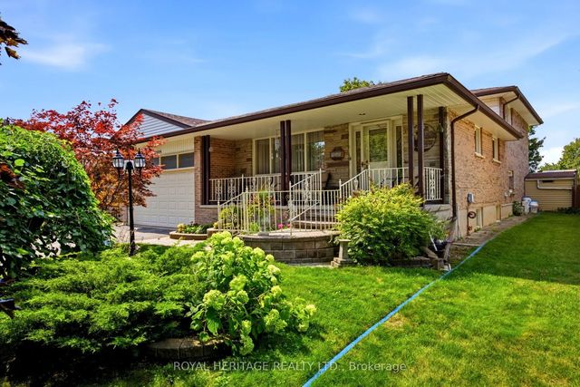 394 Amstel Court, Oshawa