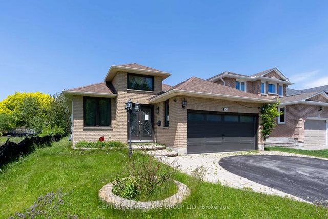 305 Sandringham Drive, Clarington