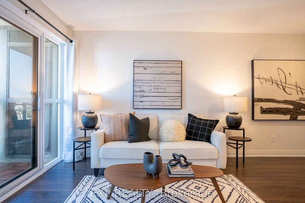 20 Meadowglen Place 2410, Toronto E09