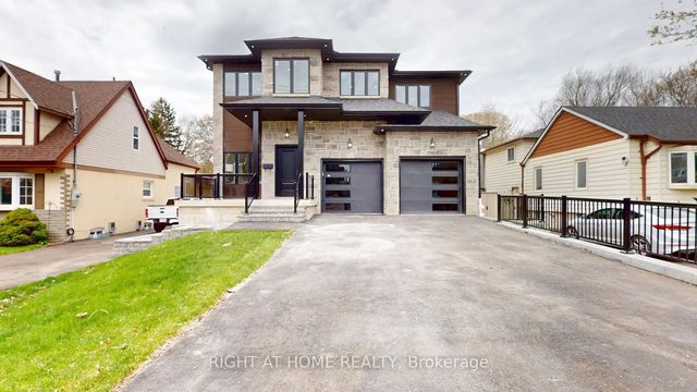 1988 Royal Road, Pickering