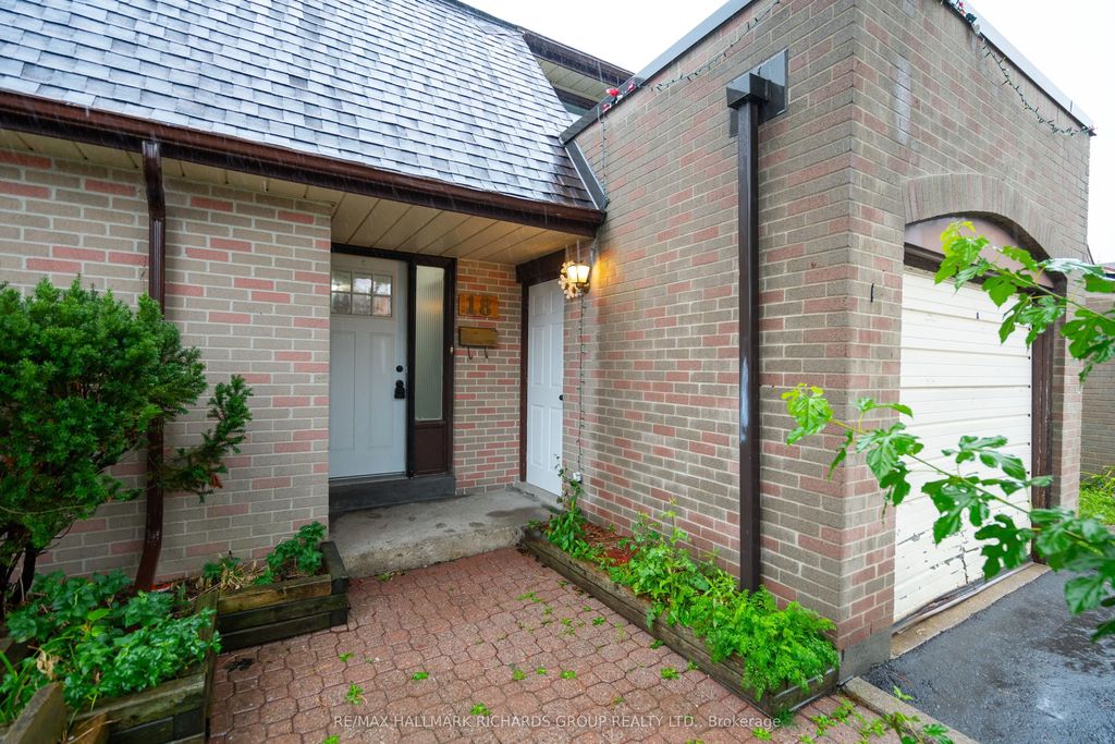 11 Livonia Place 18, Toronto E09