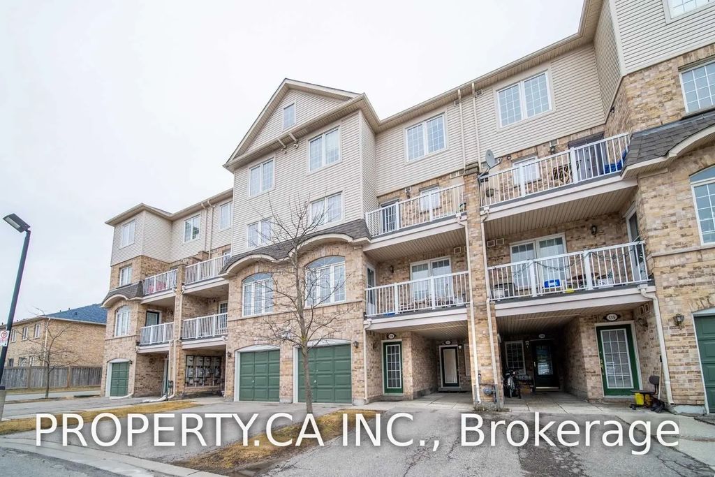 42 Pinery Trail 117, Toronto E11