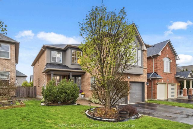 55 Medland Avenue E, Whitby
