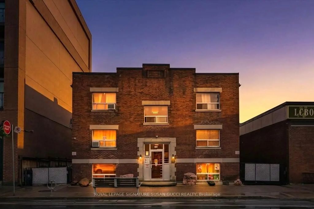 1169 Danforth Avenue 29, Toronto E01