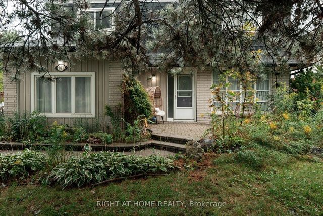 701 Central Park Boulevard N, Oshawa