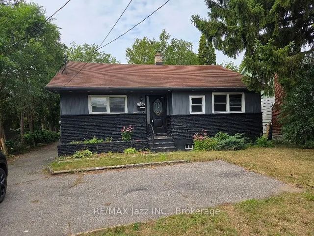 1500 Simcoe Street N, Oshawa