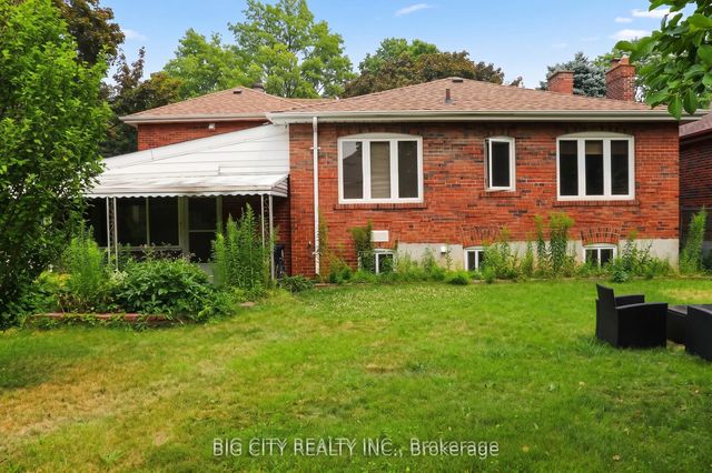 30 Lozoway Drive Lower, Toronto E04