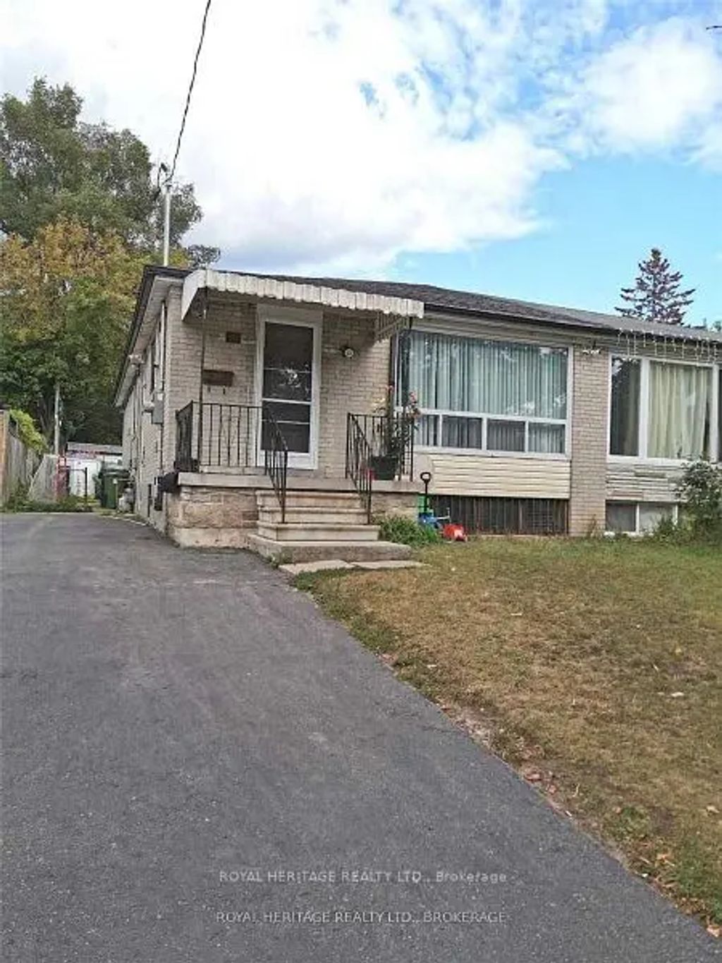 95 Santamonica Boulevard, Toronto E04