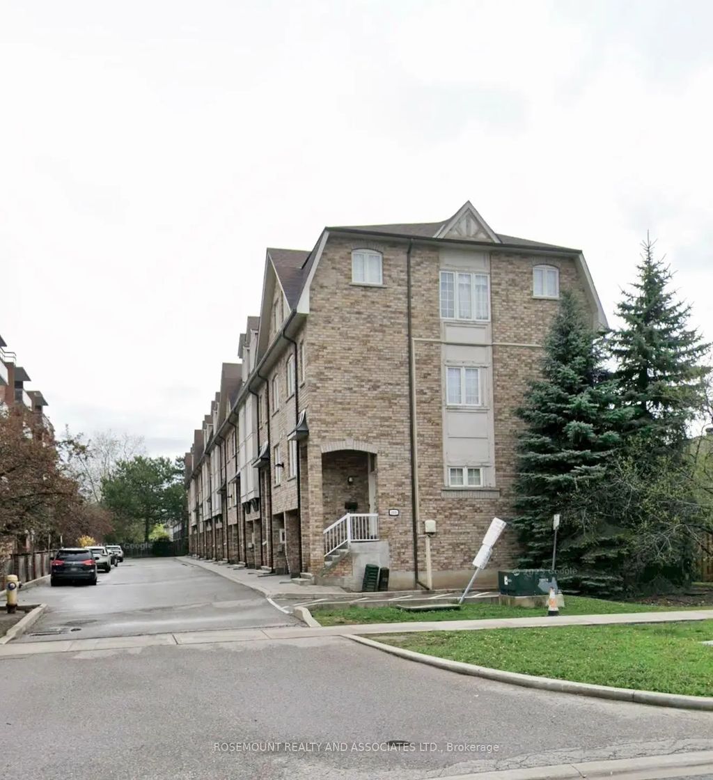 2619 Warden Avenue, Toronto E05