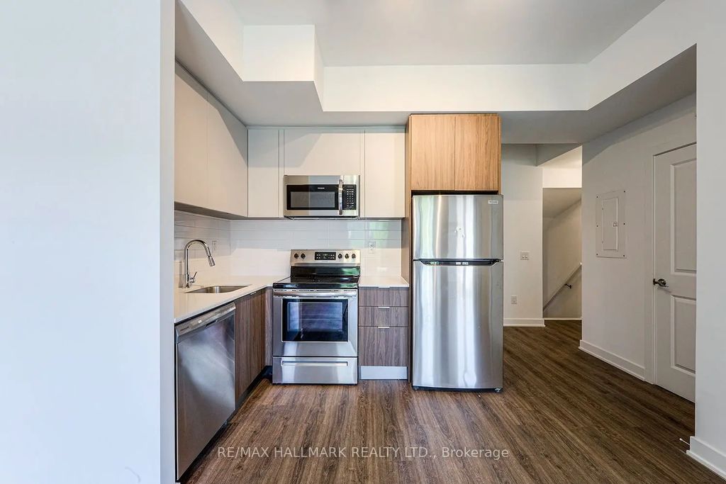 37 Danforth Road 357, Toronto E06
