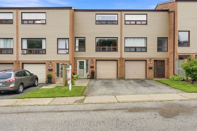 27 The Bridle Path, Clarington