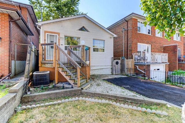 96 Laurel Avenue, Toronto E04