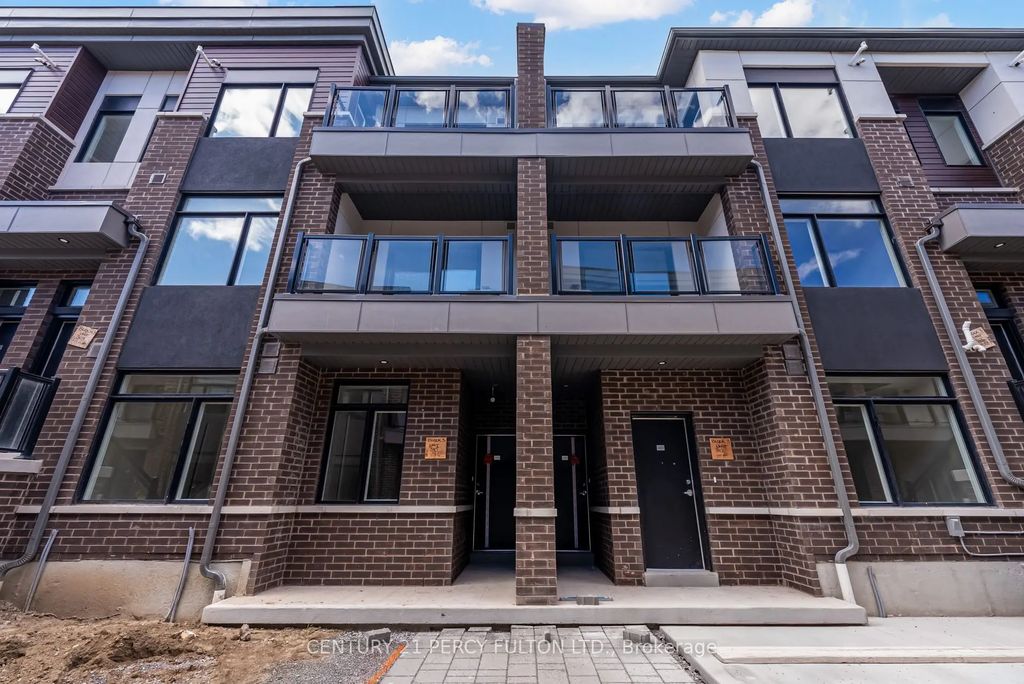 1695 Dersan Street 1410, Pickering