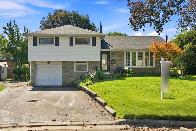 843 Carnation Court, Oshawa