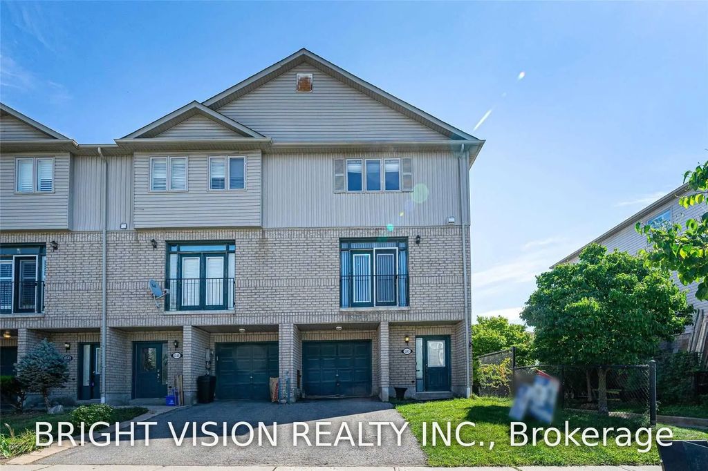 1543 Hummingbird Court, Pickering
