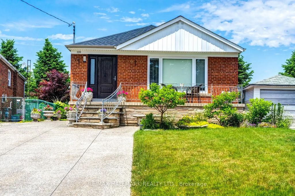 110 Trinnell Boulevard, Toronto E04