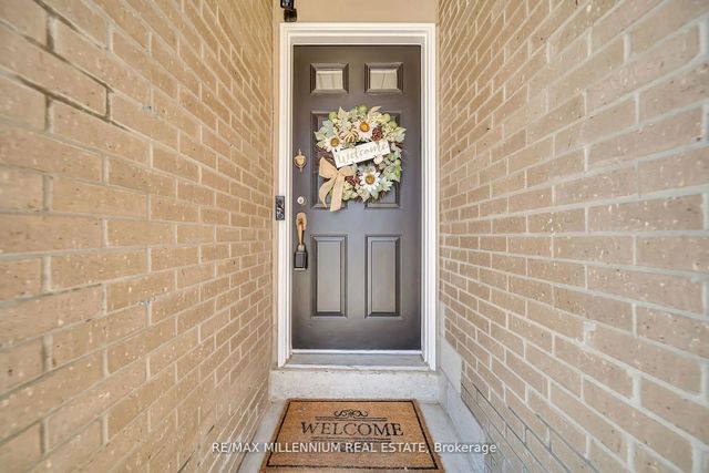 62 Cumberland Lane, Ajax