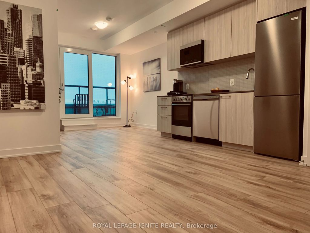 7439 Kingston Road 410, Toronto E11
