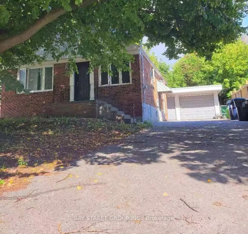 182 Phyllis Avenue, Toronto E08