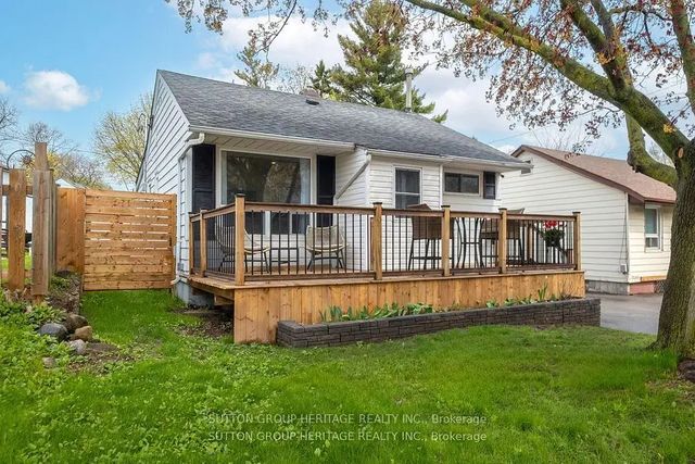 34 Maple Street, Ajax