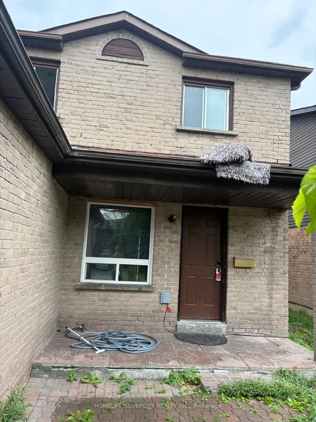 75 Chalmers Crescent, Ajax