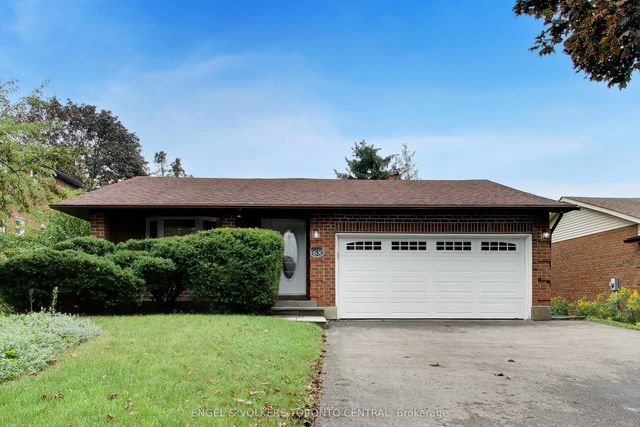 68 Hawley Crescent, Whitby