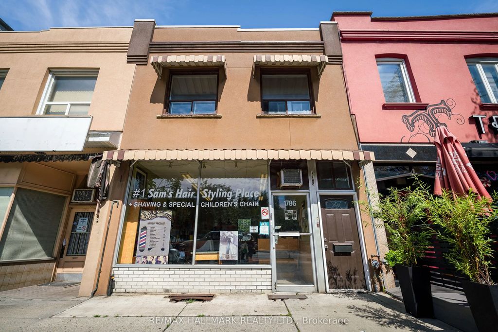 1786 Danforth Avenue, Toronto E02