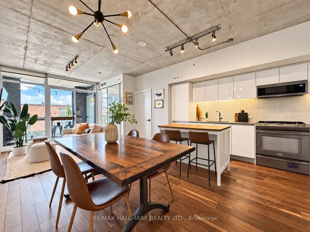 1190 Dundas Street E 219, Toronto E01
