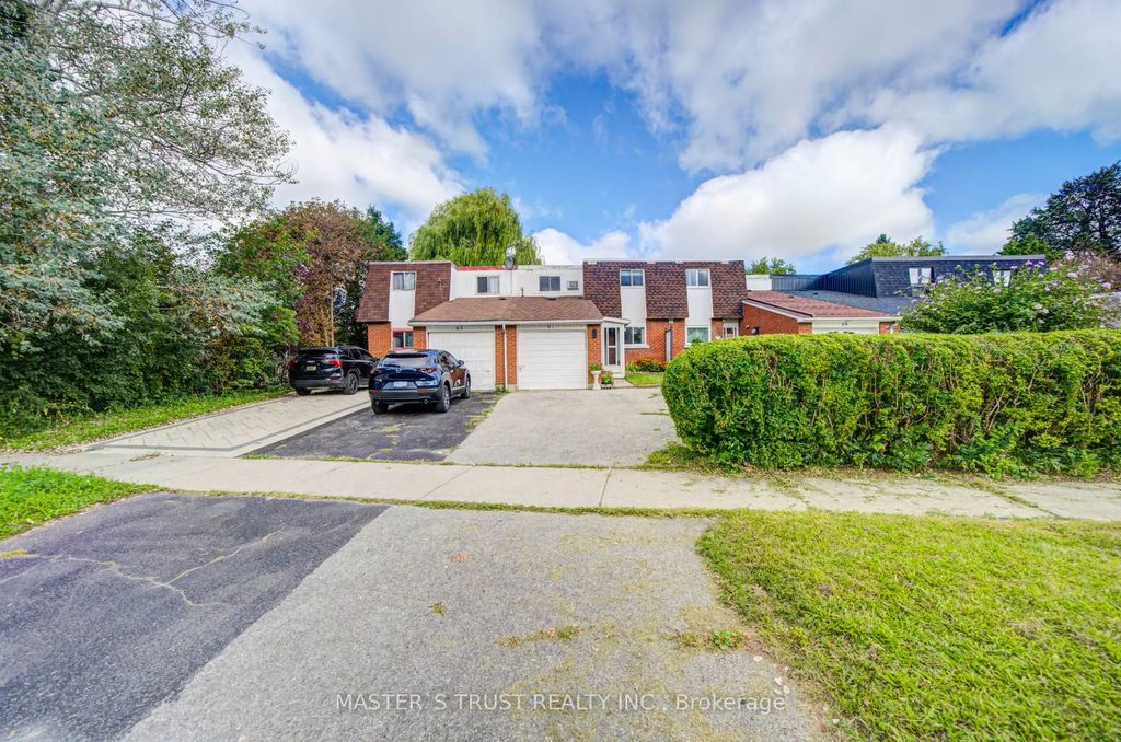 61 Wiggens Court, Toronto E11