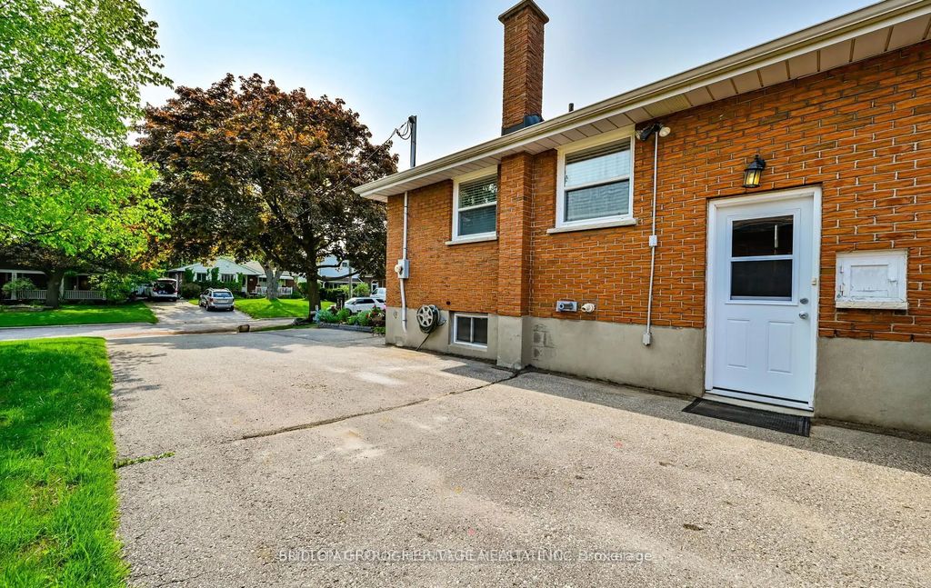 621 Wychwood Street, Oshawa