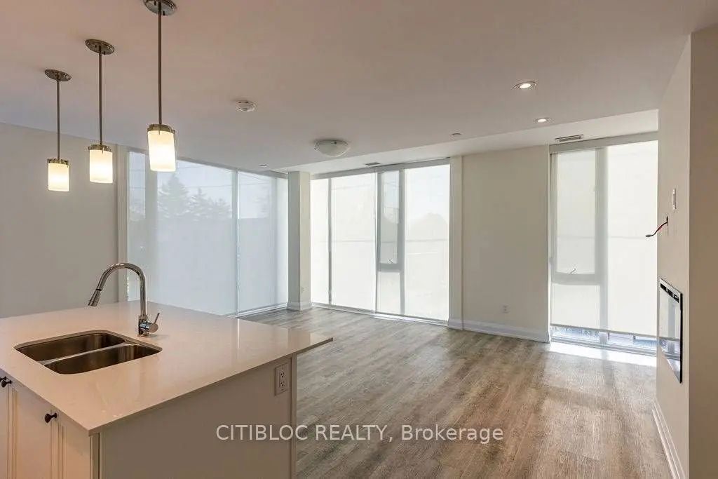 200 Woodbine Avenue 301, Toronto E02