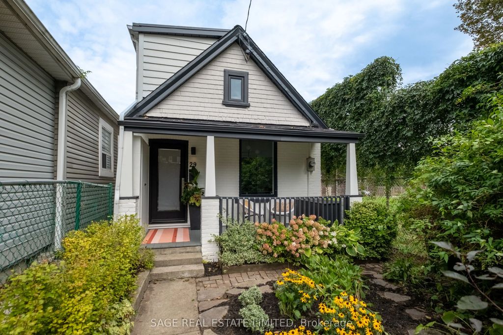 29 Bushell Avenue, Toronto E01