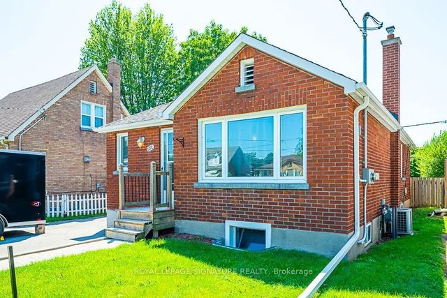 102 Central Park Boulevard N, Oshawa