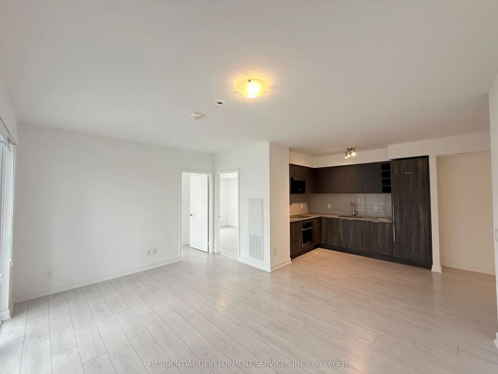 2033 Kennedy Road 321, Toronto E07