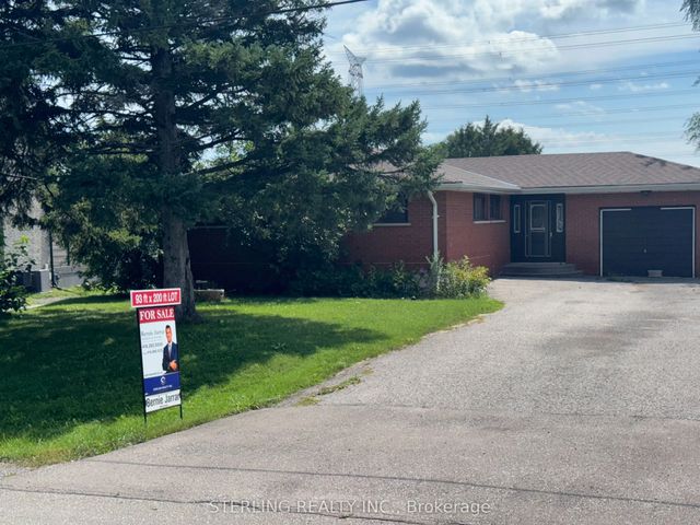 817 Jomar Avenue, Pickering