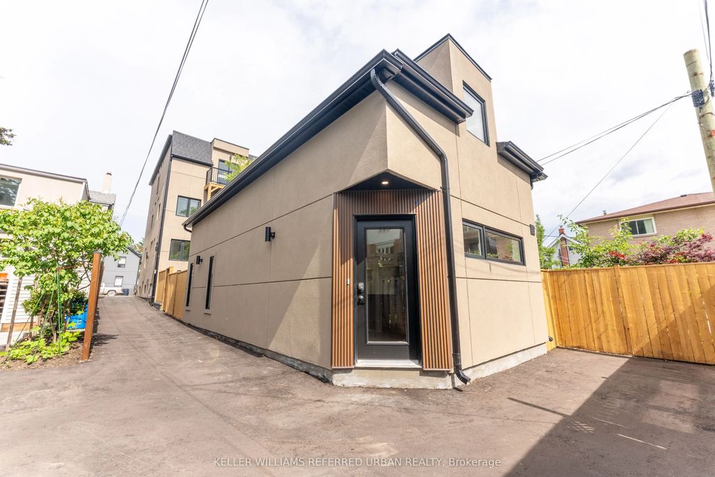 352 Jones Avenue 5, Toronto E01