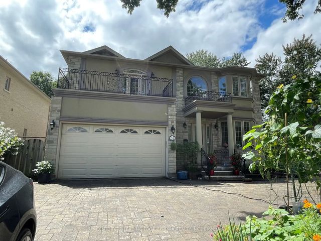 20 Grove Hill Drive W, Toronto E05