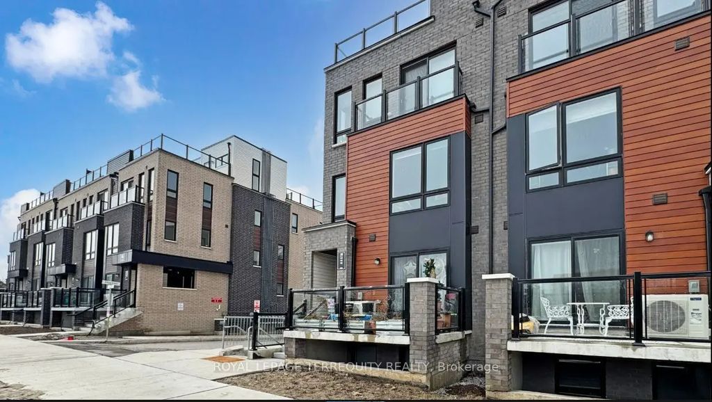 30 Liben Way 43, Toronto E11