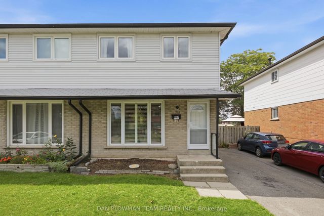 302 Vancouver Crescent, Oshawa