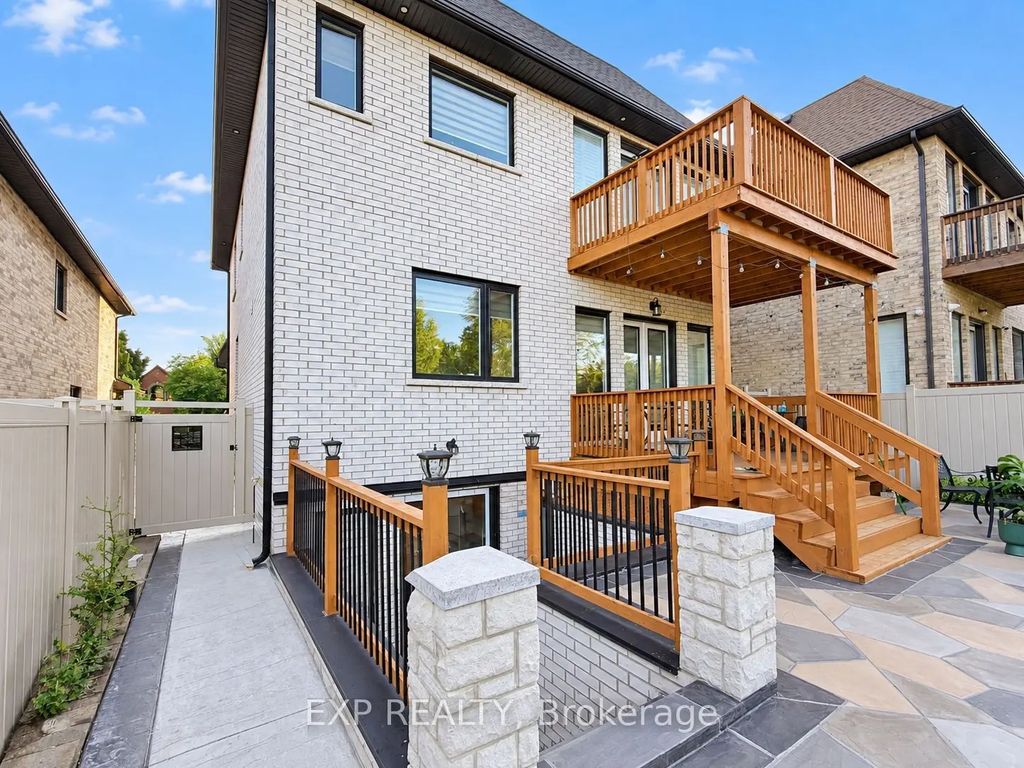 1606 Sandhurst Crescent, Pickering