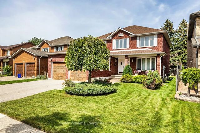 75 Waverly Street N, Oshawa