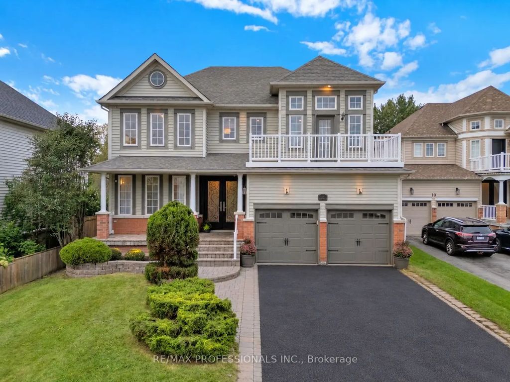 8 Shelter Bay Court, Whitby