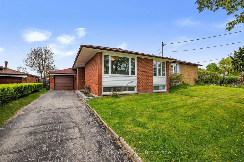 3 Willamere Drive, Toronto E08